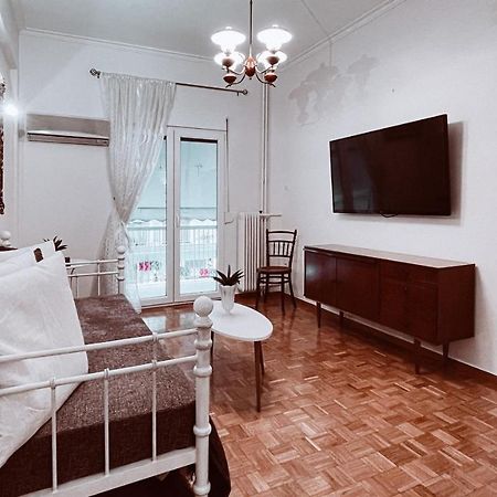 Vintage 2-Bedroom Apt In The Heart Of The City Αθήνα Εξωτερικό φωτογραφία