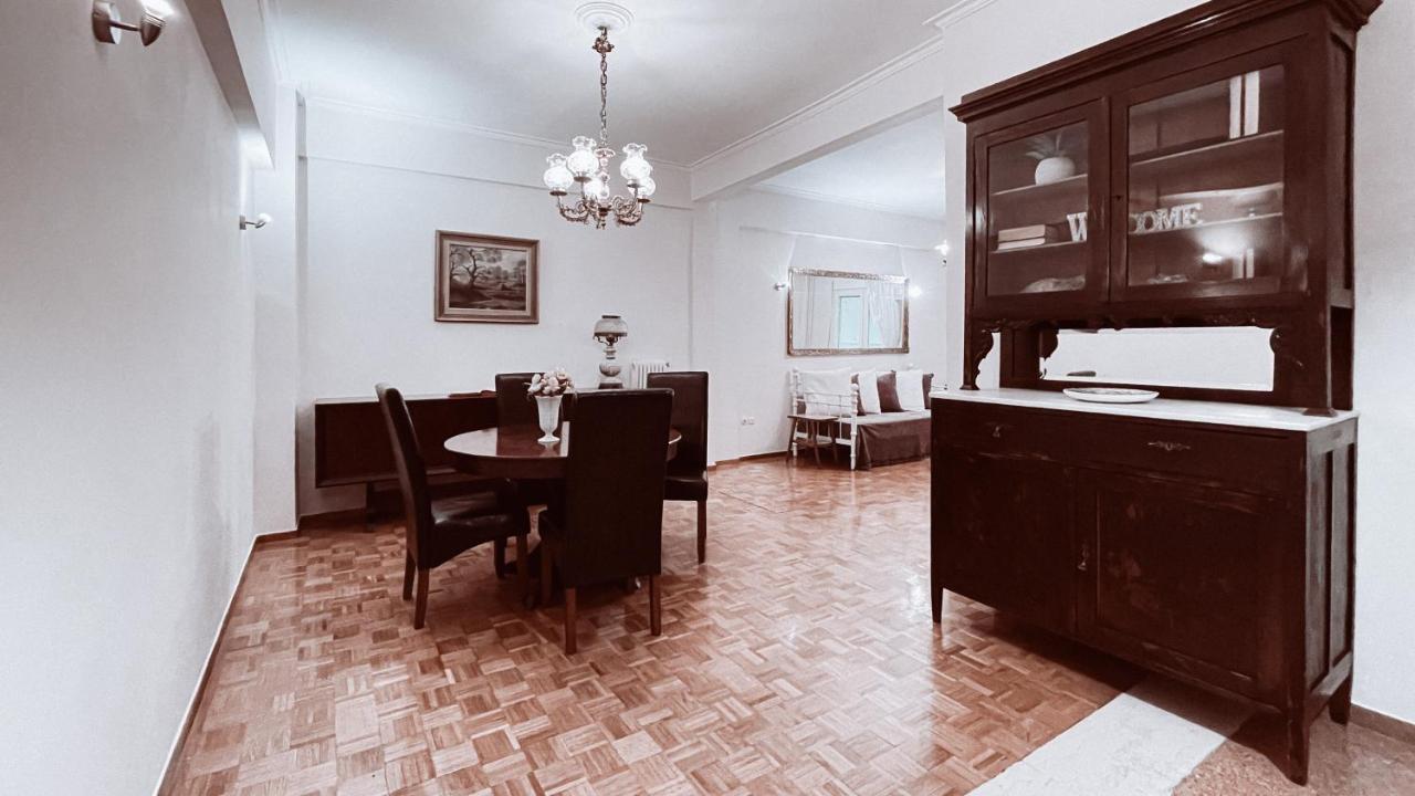 Vintage 2-Bedroom Apt In The Heart Of The City Αθήνα Εξωτερικό φωτογραφία