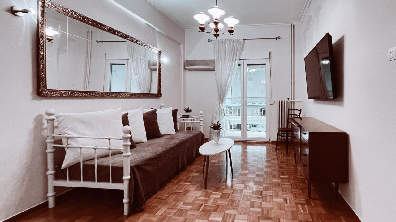 Vintage 2-Bedroom Apt In The Heart Of The City Αθήνα Εξωτερικό φωτογραφία