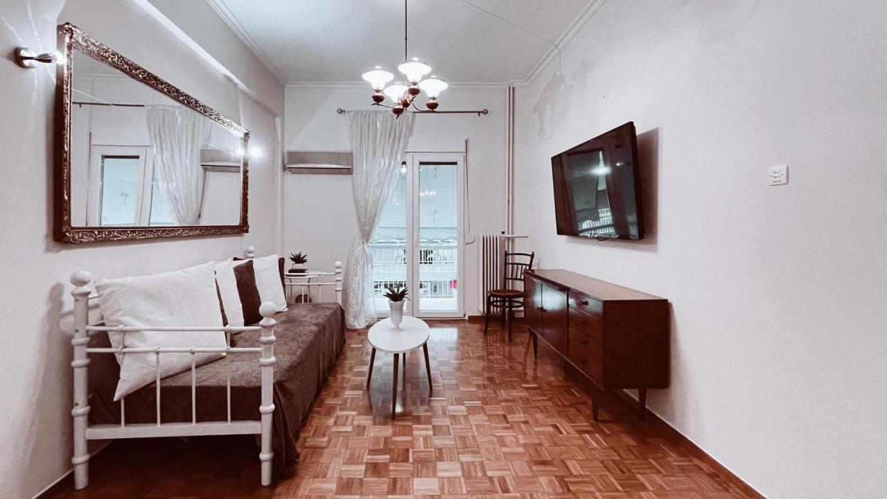 Vintage 2-Bedroom Apt In The Heart Of The City Αθήνα Εξωτερικό φωτογραφία