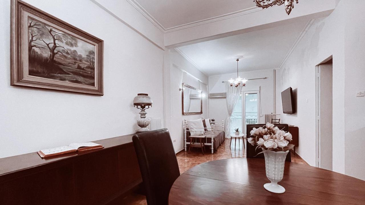 Vintage 2-Bedroom Apt In The Heart Of The City Αθήνα Εξωτερικό φωτογραφία