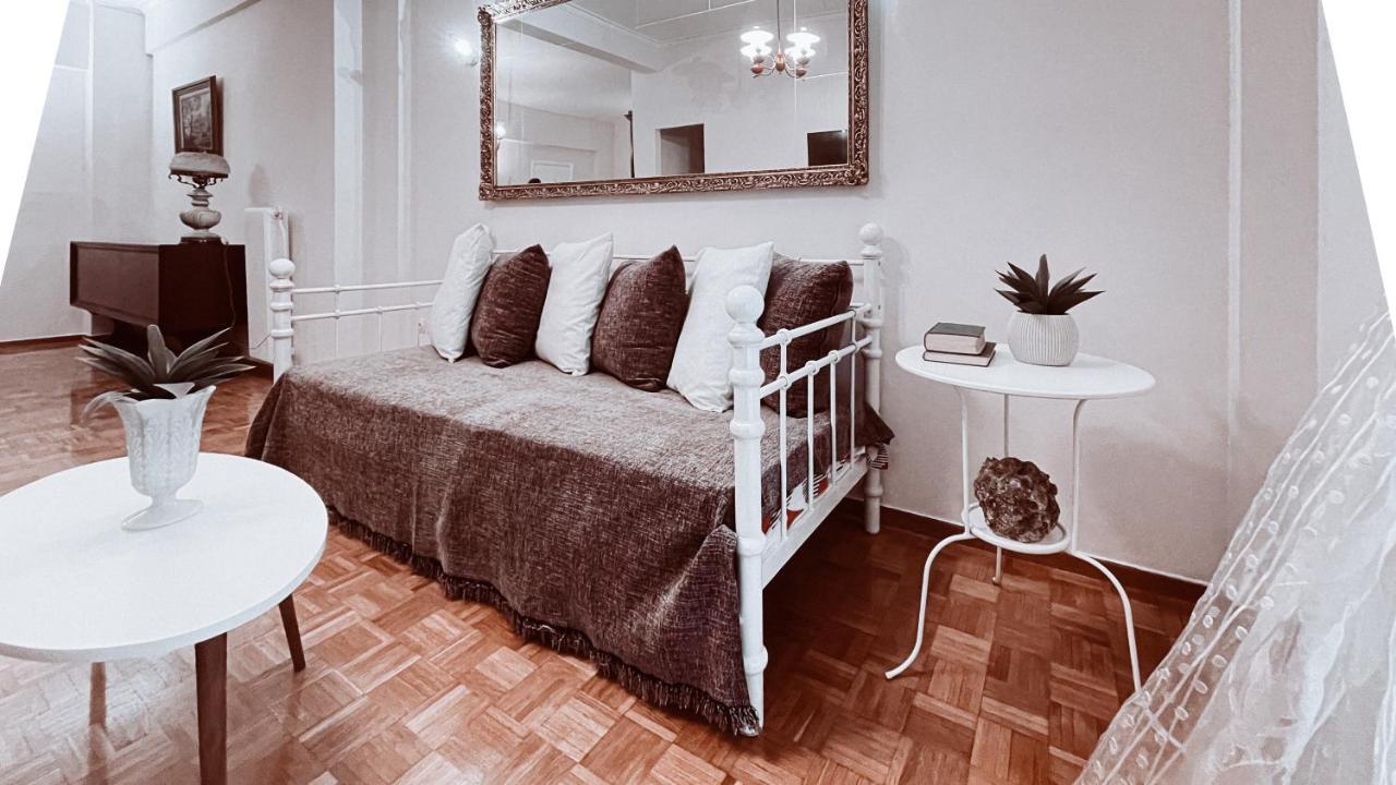 Vintage 2-Bedroom Apt In The Heart Of The City Αθήνα Εξωτερικό φωτογραφία