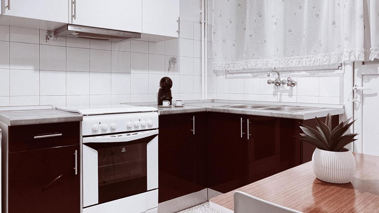 Vintage 2-Bedroom Apt In The Heart Of The City Αθήνα Εξωτερικό φωτογραφία
