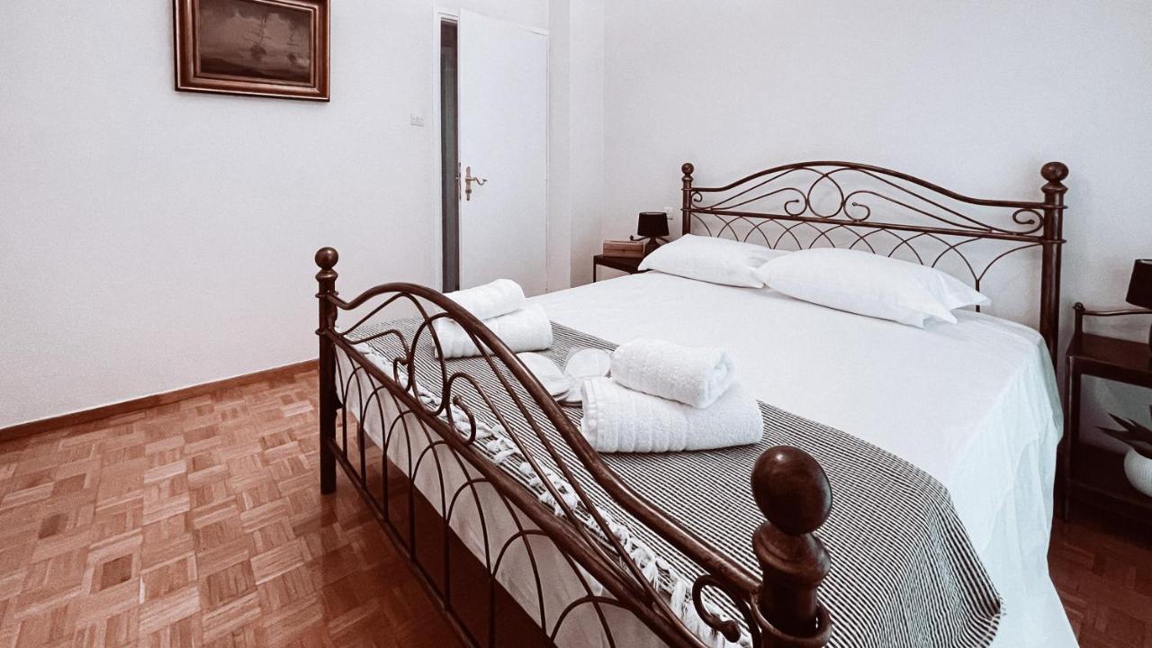 Vintage 2-Bedroom Apt In The Heart Of The City Αθήνα Εξωτερικό φωτογραφία