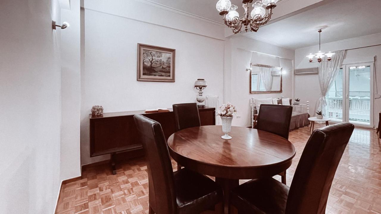 Vintage 2-Bedroom Apt In The Heart Of The City Αθήνα Εξωτερικό φωτογραφία