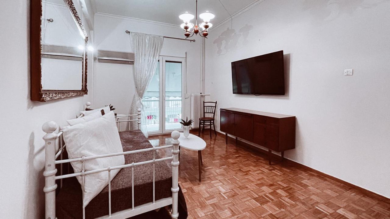 Vintage 2-Bedroom Apt In The Heart Of The City Αθήνα Εξωτερικό φωτογραφία